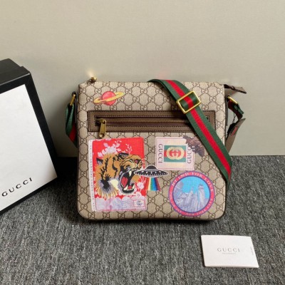 Gucci Courrier Messenger Bag in Beige GG Supreme Canvas GGBS10563