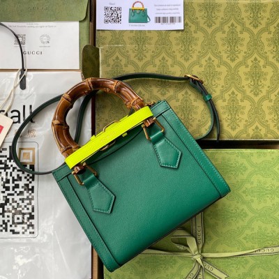 Gucci Diana Mini Tote Bag in Green Leather GGBS10183