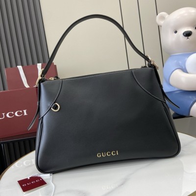 Gucci GG Emblem Medium Shoulder Bag in Black Calfskin GGBS10261