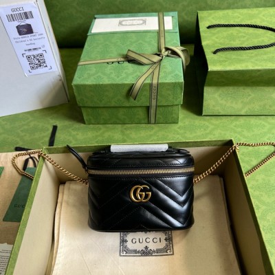 Gucci GG Marmont Mini Beauty Case in Black Chevron Leather GGBS10311