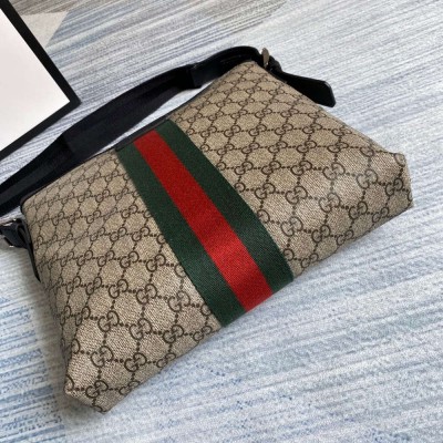 Gucci Messenger Bag in Beige GG Supreme Canvas GGBS10570