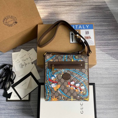 Gucci x Disney Donald Duck Messenger Bag in Beige Canvas GGBS10606